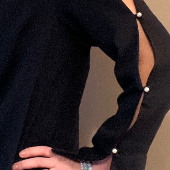 💕NWT. ANN TAYLOR Black, long bell sleeved Blouse w- Pearl Details. Large.BLOUSE - Picture 1 of 13